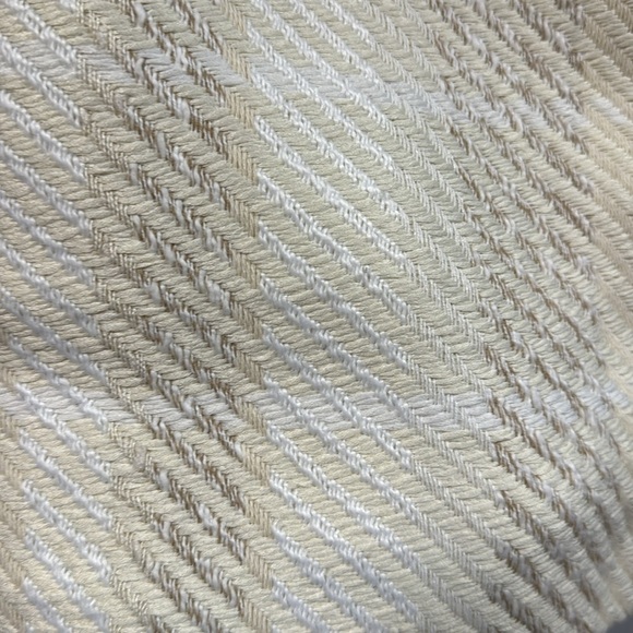 NWT Textured Tweed Cream and White Mini Skirt H & M Size Small - Picture 3 of 8